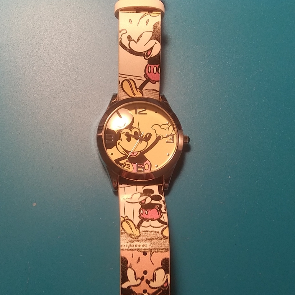 Mickey Mouse Cartoon Watch - Picture 6 of 11